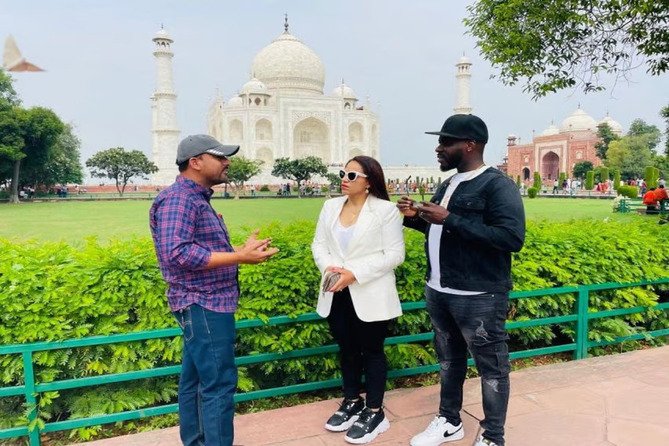 Taj Mahal Travel Guide – Know before you go