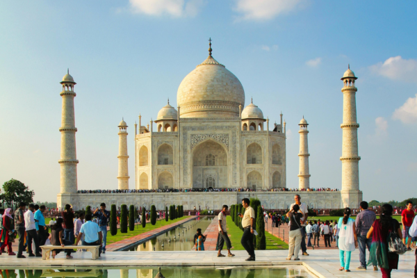 Taj Mahal Sunrise Guided Tour with Skip the Line Entry Ticket