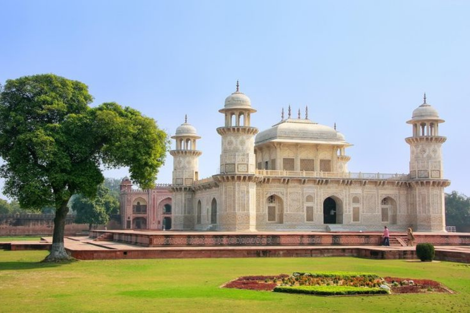 Private Taj Mahal & Agra Tour by Gatimaan Express Train