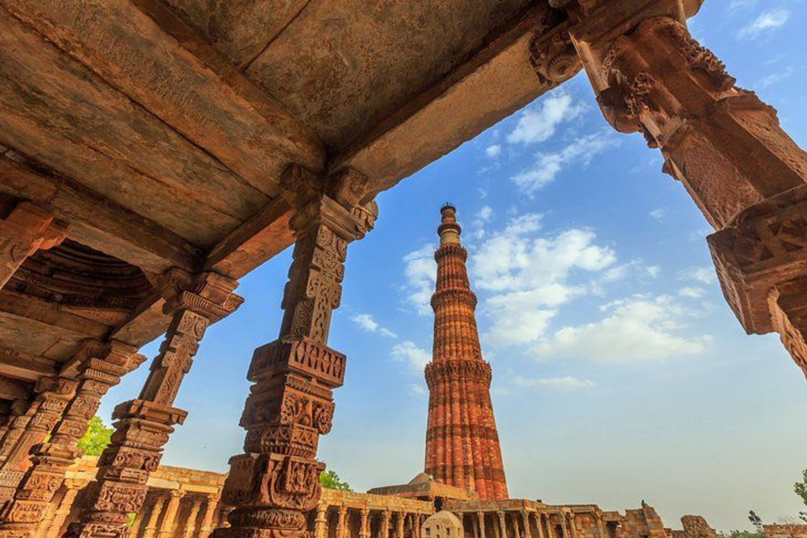 Private Qutub Minar Guided Tour with Hotel Pickup