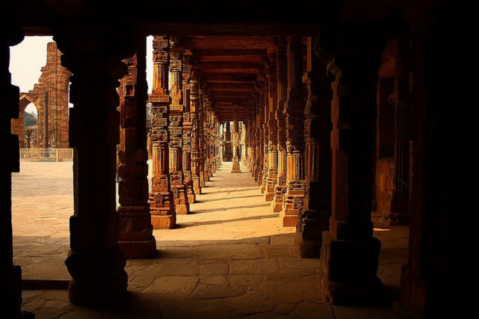 Private Qutub Minar Guided Tour with Hotel Pickup