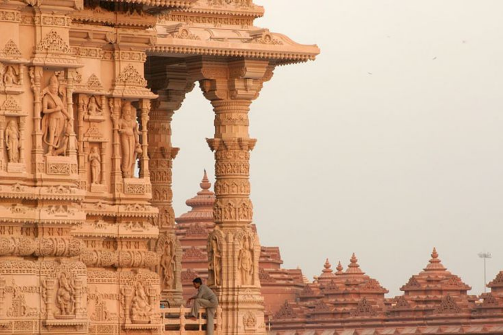 Delhi 6-Hours Spiritual Sites Tour with Famous Temples