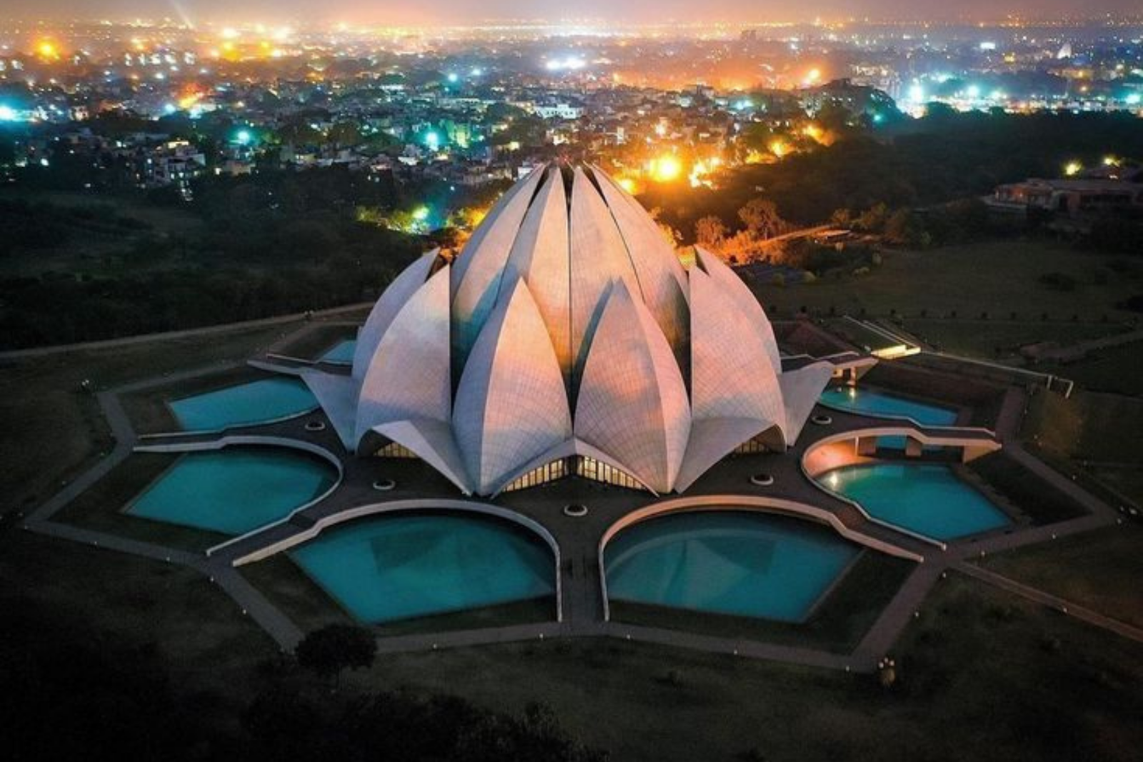 Delhi 6-Hours Spiritual Sites Tour with Famous Temples