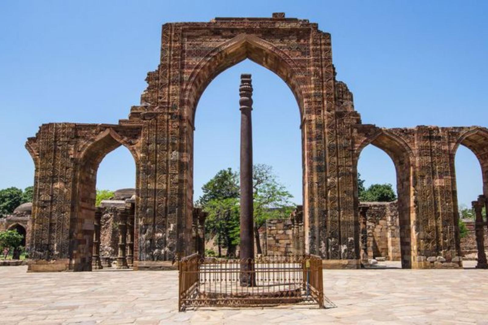 Private Qutub Minar Guided Tour with Hotel Pickup